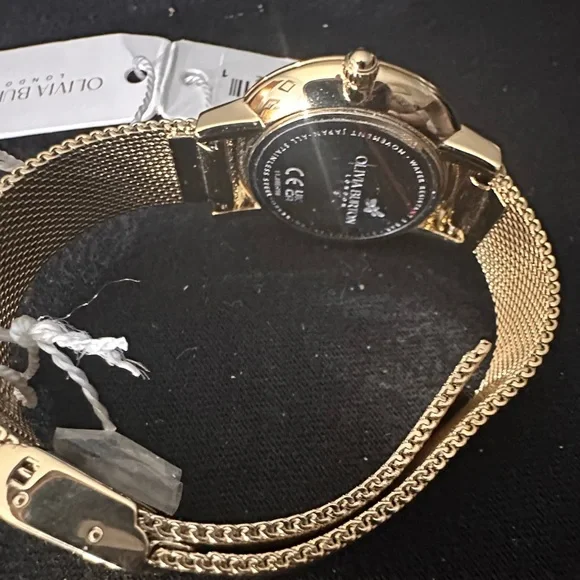 NWT Olivia Burton Ultra Slim Floral Ion Plated Gold-Tone Steel Watch 28mm - Gold - Picture 4 of 6
